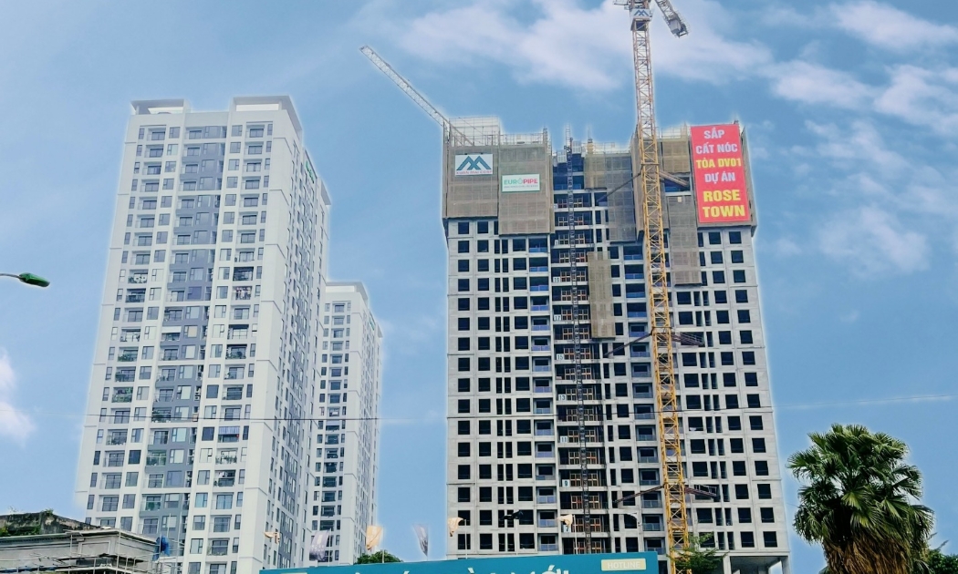 Tòa căn hộ DV01 chuẩn bị cất nóc, dự kiến sẽ bàn giao cho cư dân vào tháng quý 3/2023.