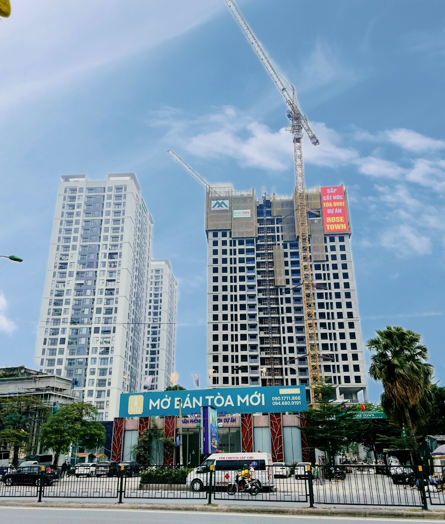 Tòa căn hộ DV01 chuẩn bị cất nóc, dự kiến sẽ bàn giao cho cư dân vào tháng quý 3/2023.