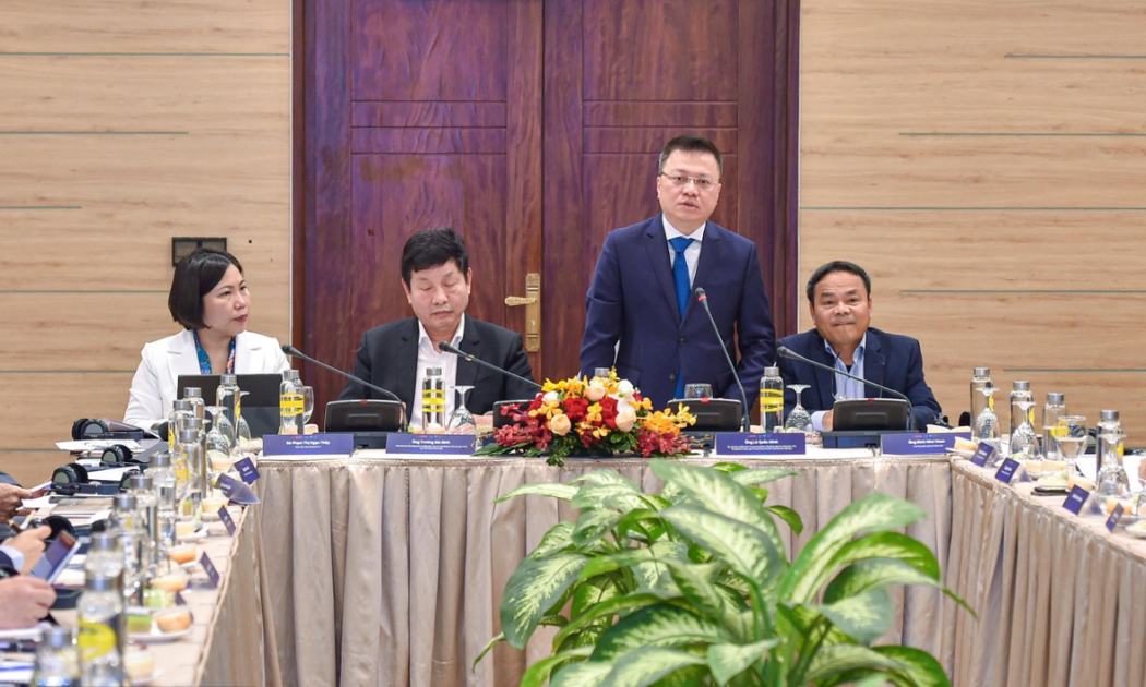 Toàn cảnh Hội nghị bàn tròn do Báo Nhân dân và Ban IV tổ chức.