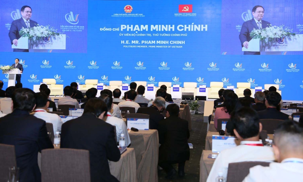 Thủ tướng tham dự và phát biểu tại Diễn đàn Kinh tế Việt Nam lần thứ 4.
