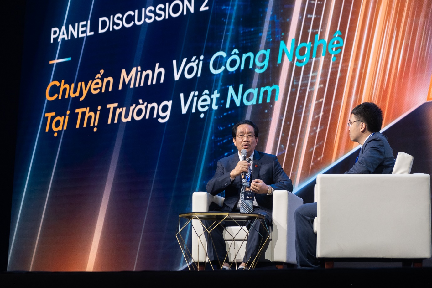 Ông Nguyễn Đoàn Kết – Phó Chủ tịch HĐQT kiêm Phó Tổng Giám đốc Rạng Đông chia sẻ “tư duy chính chủ” là điều kiện tiên quyết để người lãnh đạo chèo lái doanh nghiệp chuyển đổi số thành công.