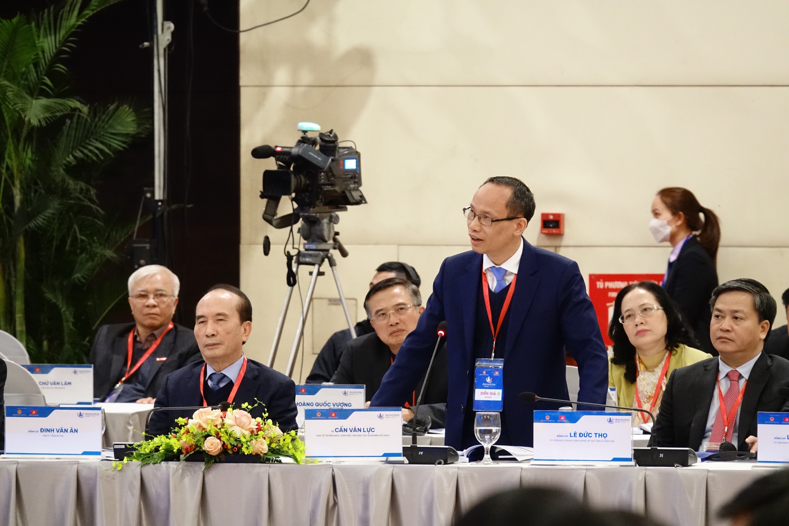 Ông Cấn Văn Lực phát biểu tại tọa đàm - Ảnh: Việt Tuấn