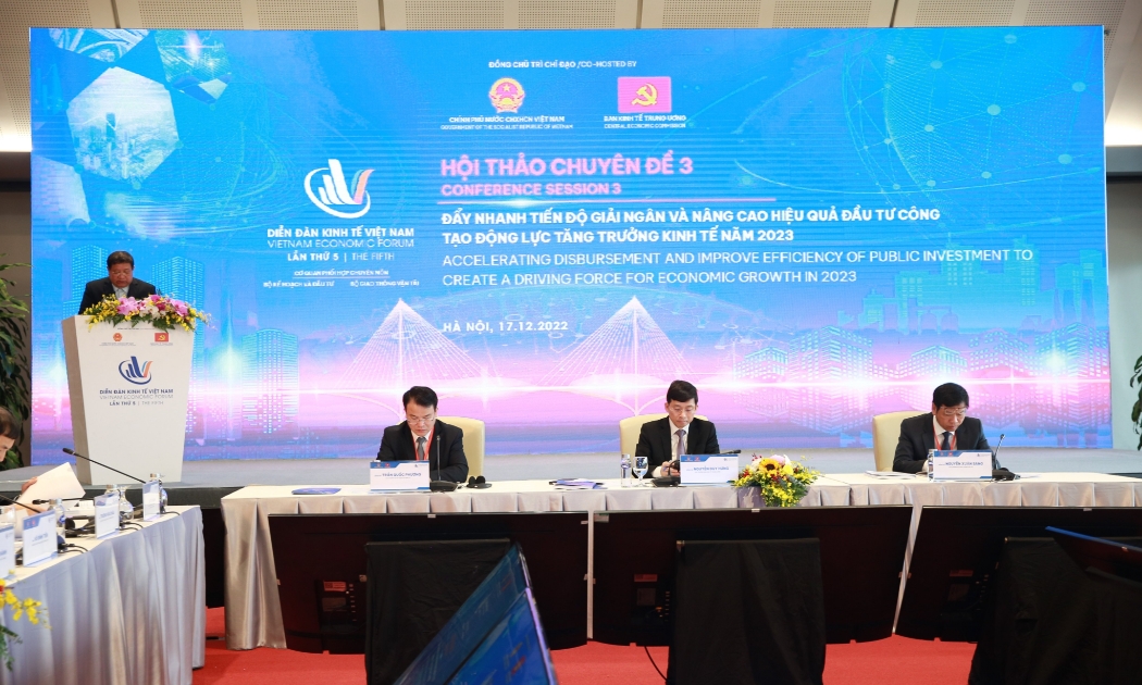 Toàn cảnh hội thảo chuyên đề 3 với chủ đề “Đẩy nhanh tiến độ giải ngân và nâng cao hiệu quả đầu tư công tạo động lực tăng trưởng kinh tế năm 2023”.