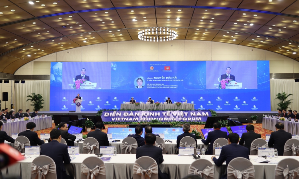 Toàn cảnh diễn đàn