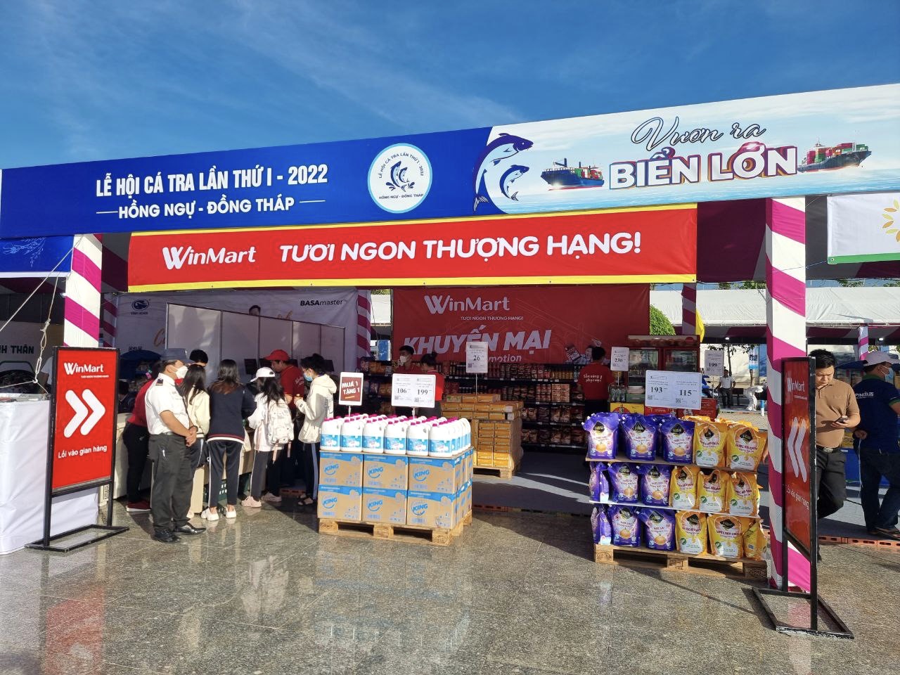 Gian hàng WinCommerce tại Lễ hội cá tra 2022.