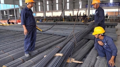 11M steel production and consumption continue downwards