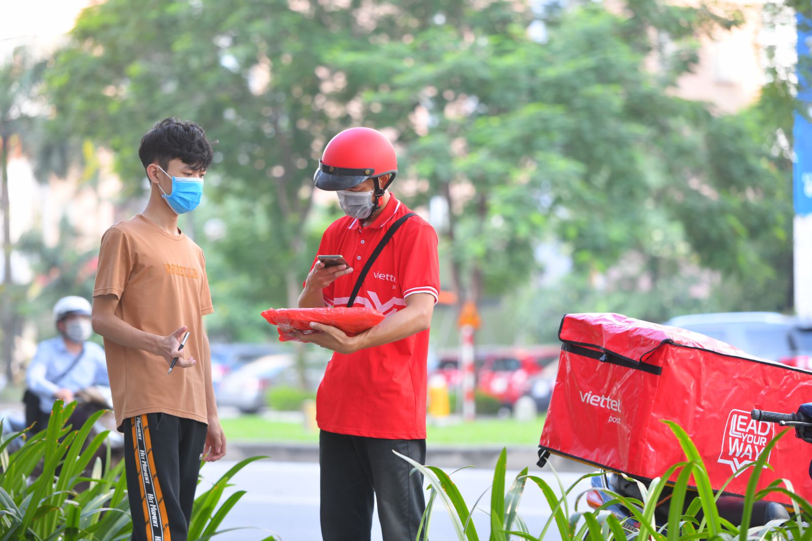 Doanh thu dịch vụ bưu chính năm 2022 ước đạt 52.300 tỷ đồng, tăng 16,2% so với năm 2021 và vượt 2,5% kế hoạch năm 2022. (Ảnh minh họa).
