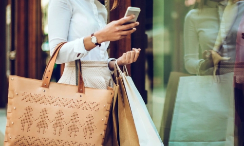 Hai ngành hàng xa xỉ vẫn sống “ổn” giữa cơn bão lạm phát