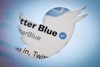 Twitter khởi động lại dịch vụ tích xanh