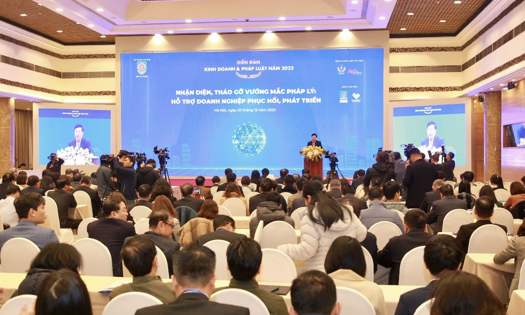 Toàn cảnh diễn đàn