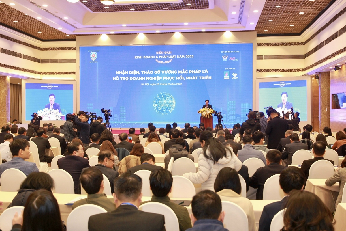 Toàn cảnh diễn đàn