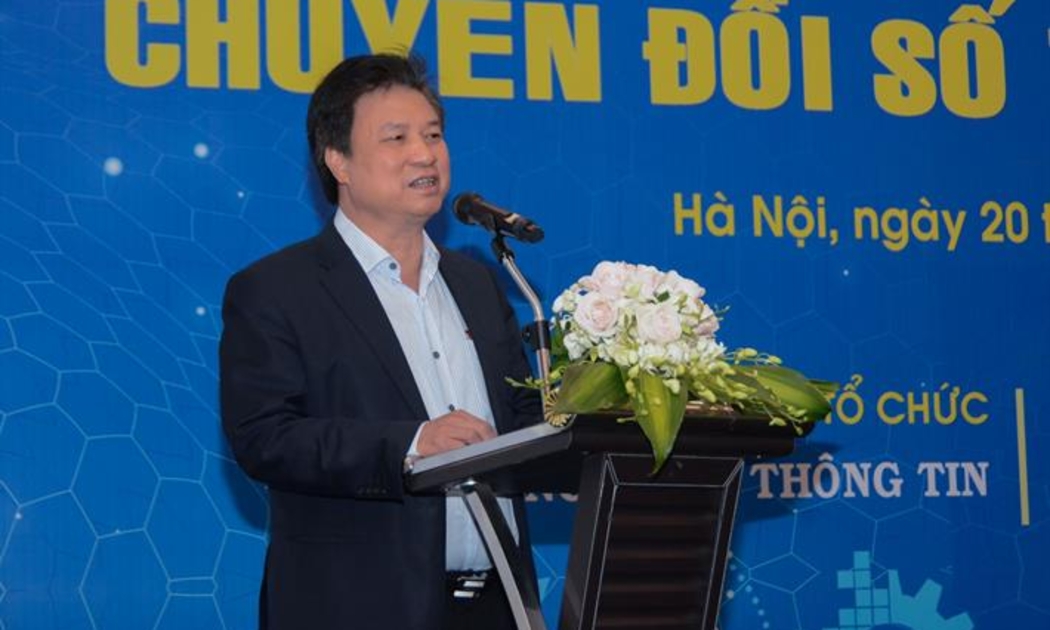 Thứ trưởng Nguyễn Hữu Độ phát biểu khai mạc hội thảo chuyển đổi số giáo dục năm 2022. Bộ Giáo dục Đào tạo.