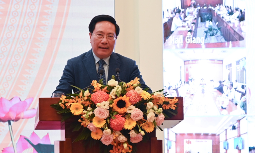 Phó Thủ tướng Thường trực Chính phủ Phạm Bình Minh phát biểu tại hội nghị. Ảnh: Bộ Tư pháp.