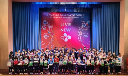 CJ trao 100 suất học bổng cho học sinh, sinh viên có thành tích tốt tại Lâm Đồng 