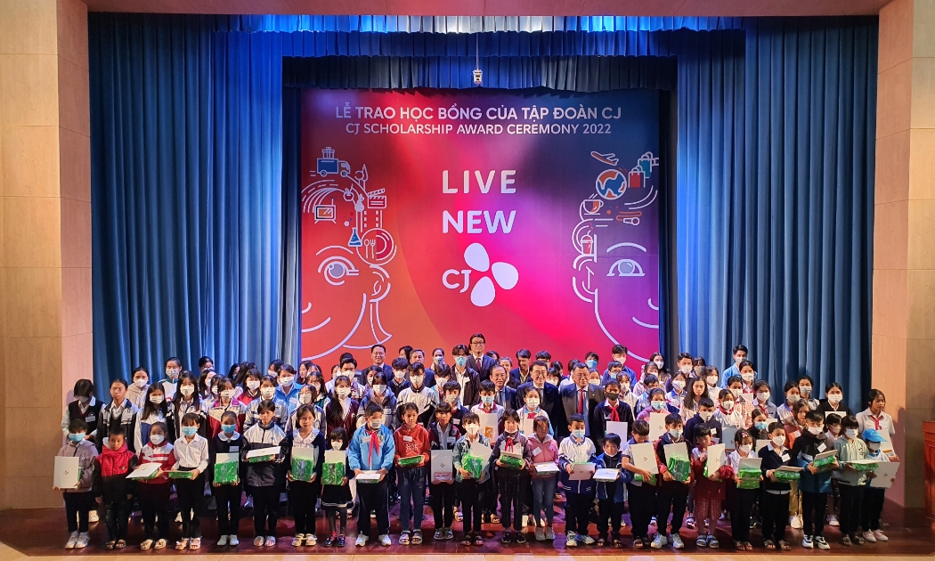 Lễ trao học bổng của Tập đoàn CJ dành cho các học sinh, sinh viên tại Lâm Đồng.