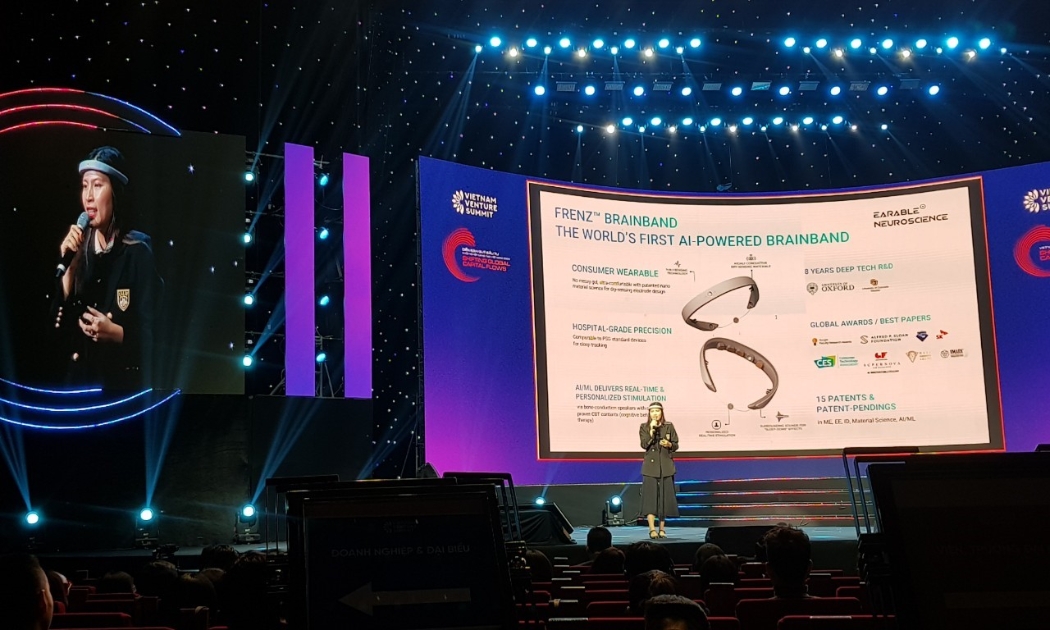 Bà Đoàn Kiều My - Giám đốc tăng trưởng tại Earable® Neuroscience đại diện công ty chia sẻ về công nghệ phát triển của Earable®.