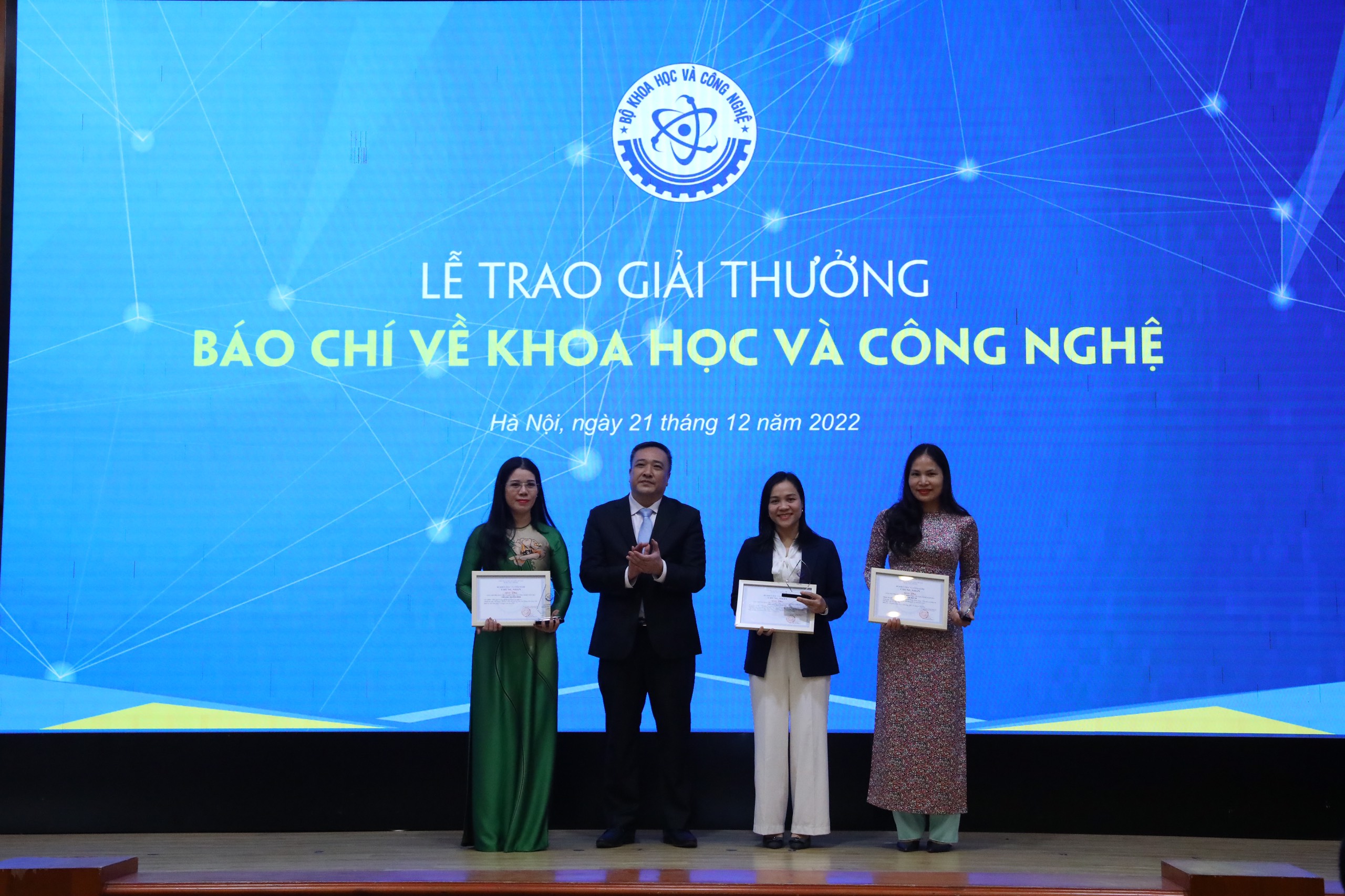 Tác phẩm 