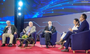 Các nhà khoa học, chủ nhân Giải thưởng chính VinFuture 2022 trong chương trình giao lưu.