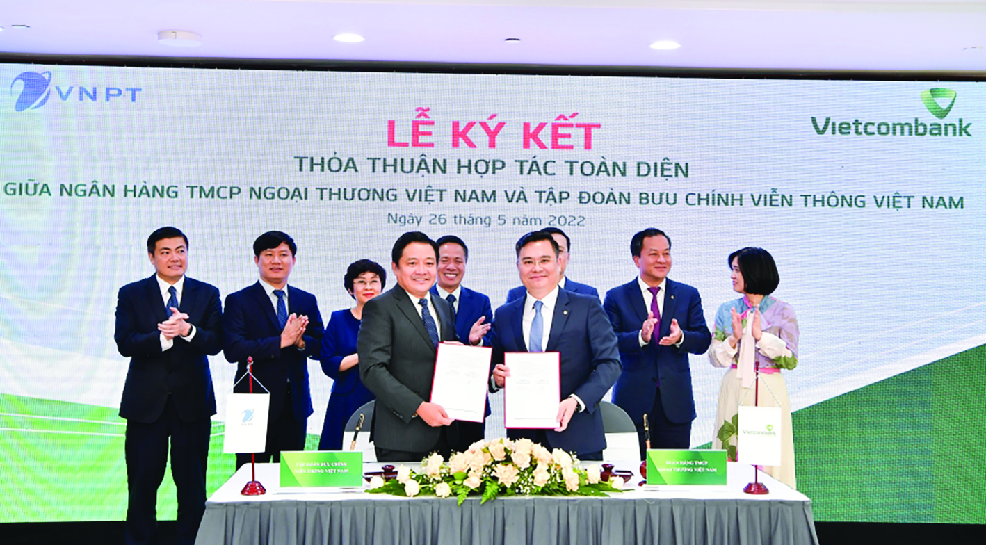Tập đo&agrave;n VNPT k&yacute; kết hợp t&aacute;c to&agrave;n diện với Ng&acirc;n h&agrave;ng Vietcombank.