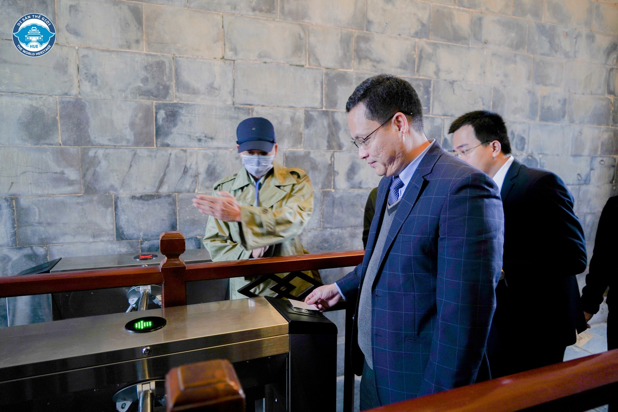 100% v&eacute; tham quan tại 4 điểm: Đại nội, lăng Tự Đức, lăng Minh Mạng v&agrave; lăng Khải Định đ&atilde; được thực hiện qua hệ thống v&eacute; điện tử.