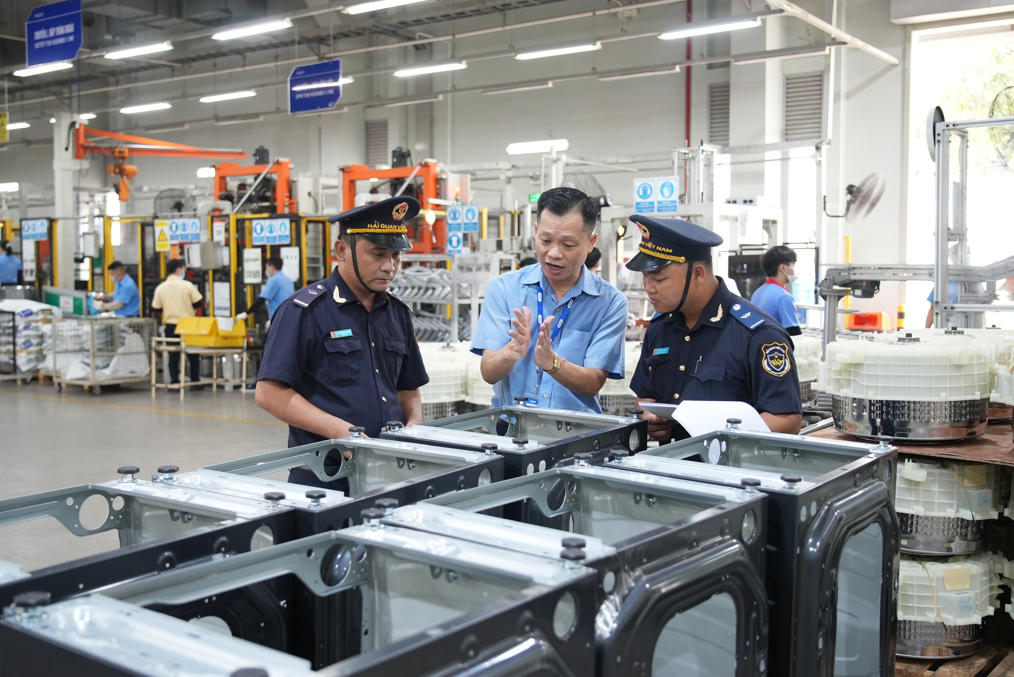 Số thu ngân sách nhà nước ngành hải quan từ xử lý vi phạm đạt gần 469 tỷ đồng, tăng 57,9% so với cùng kỳ...