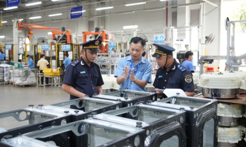 Nhờ đâu nguồn thu ngân sách từ ngành hải quan lập đỉnh?