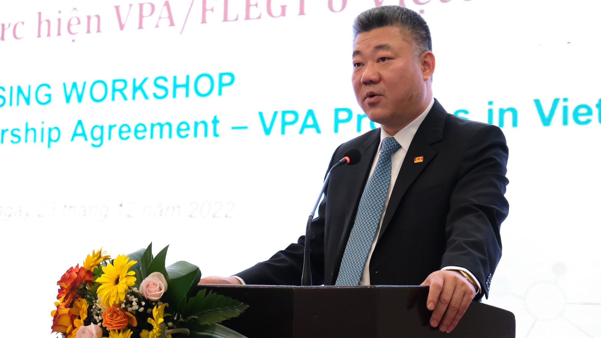 &Ocirc;ng Nguyễn Hữu Thiện ph&aacute;t biểu tại hội nghị.