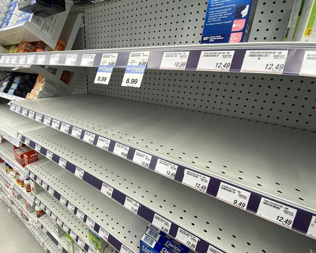 Cả Mỹ và Canada đều đang báo cáo tình trạng thiếu thuốc có chứa kháng sinh amoxicillin.
