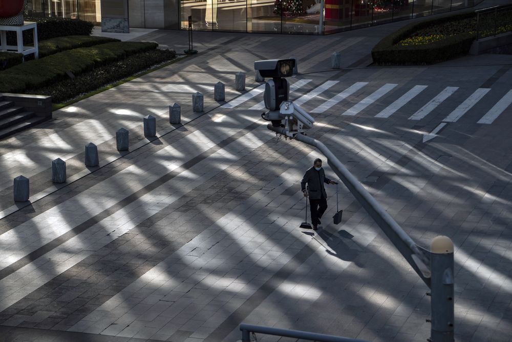 Giờ đây, khi người dân được tự do đi lại, hoạt động đi lại ở Trung Quốc đến nay chưa phục hồi đáng kể - Ảnh: Bloomberg