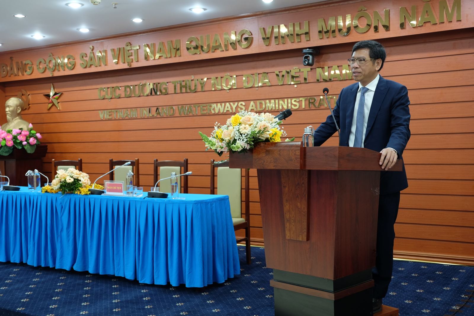 Thứ trưởng Bộ Giao thông vận tải Nguyễn Xuân Sang phát biểu chỉ đạo hội nghị.