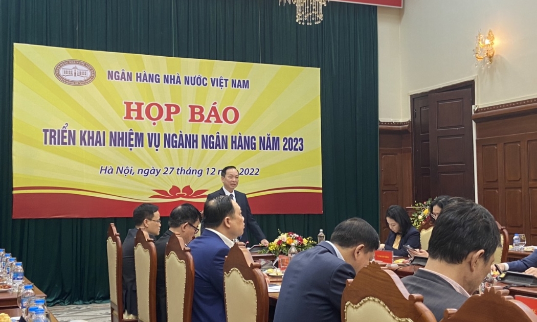 Phó Thống đốc Đào Minh Tú phát biểu tại buổi họp báo