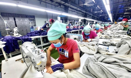 Công đoàn đề xuất gói hỗ trợ tiền mặt cho lao động mất việc, giảm  thu nhập