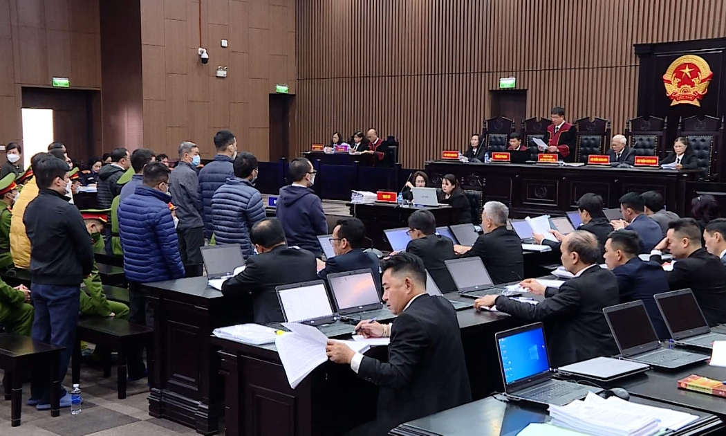 Quang cảnh phiên tòa xét xử vụ án AIC.