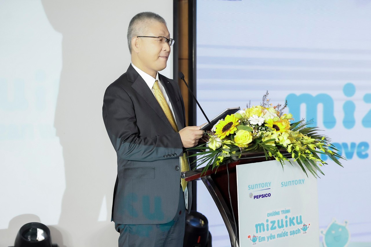 Ông Shigeaki Kazama - Phó tổng giám đốc Bộ phận Phát triển Bền vững của Tậpđoàn Suntory.