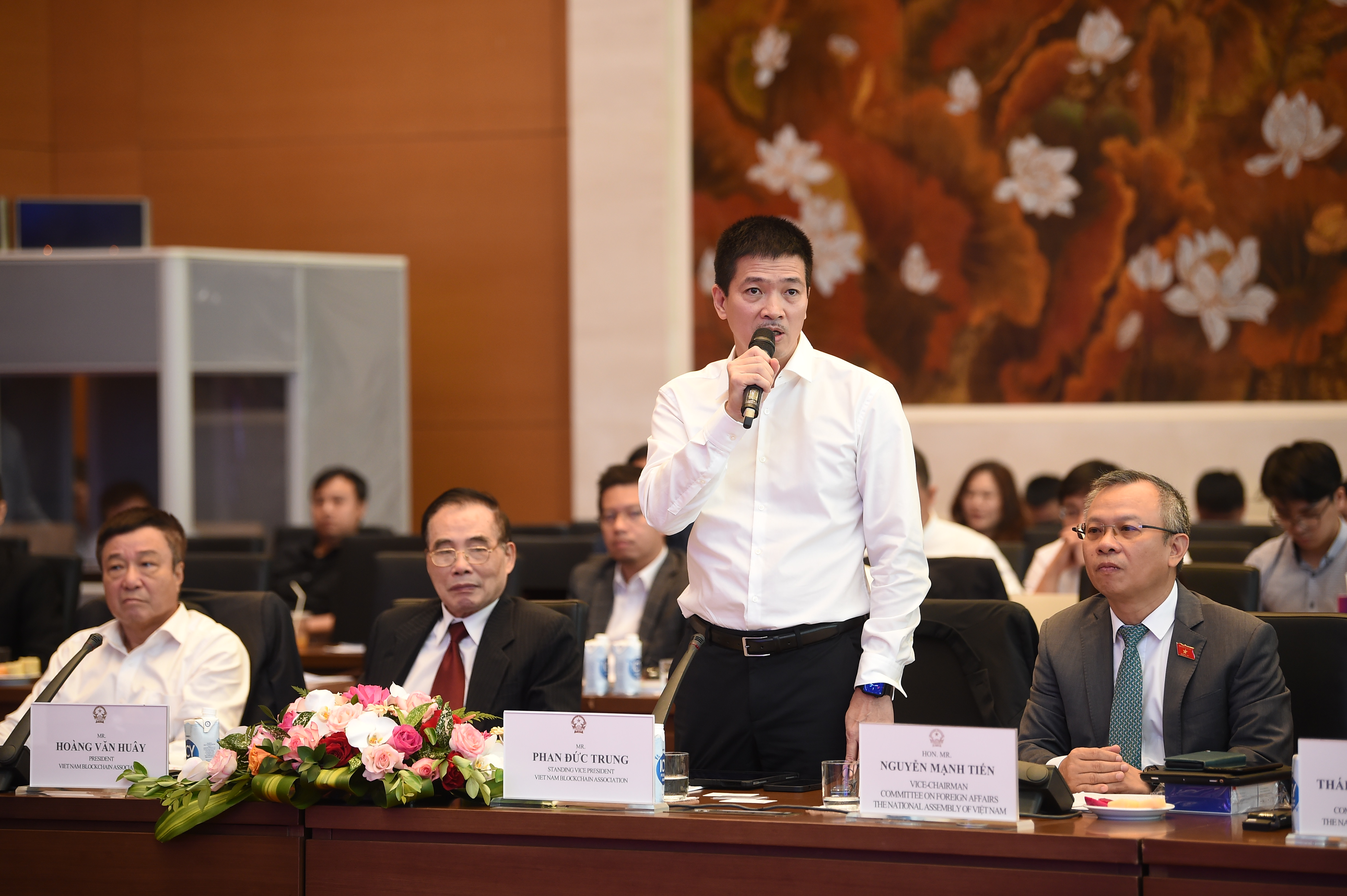 Ban lãnh đạo Hiệp hội Blockchain Việt Nam góp mặt tại hội thảo “Kinh nghiệm quốc tế về phát triển công nghệ chuỗi khối và khuyến nghị cho Việt Nam”.