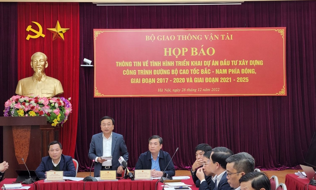 Tính từ thời điểm Quốc hội phê duyệt chủ trương đầu tư đến nay, trong vòng chưa đầy 1 năm, Bộ Giao thông vận tải đã hoàn thiện toàn bộ thủ tục và đảm bảo đủ điều kiện khởi công.