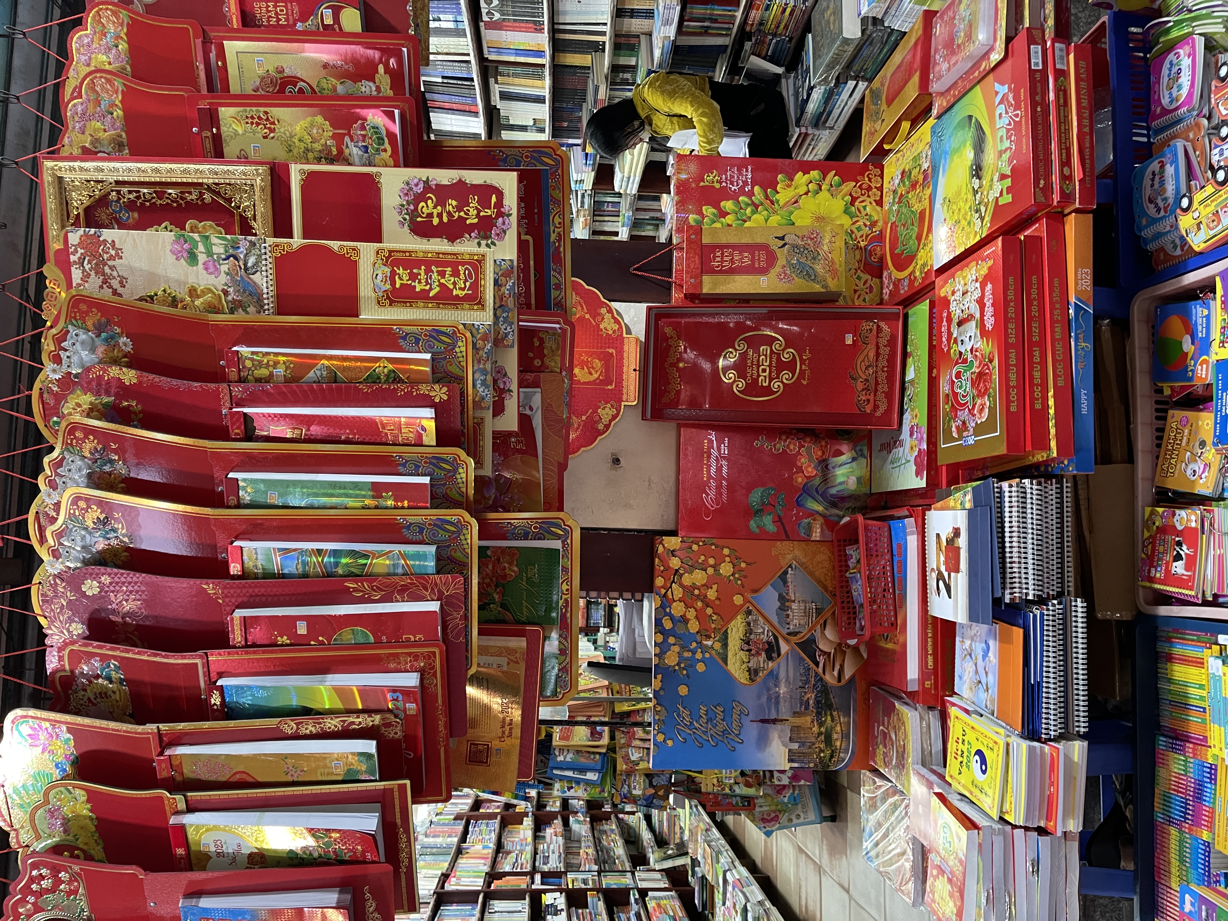 Năm nay, c&aacute;c đơn vị sản xuất, kinh doanh sản phẩm lịch&nbsp;Tết 2023 cho biết, sức mua giảm mạnh so với năm ngo&aacute;i.