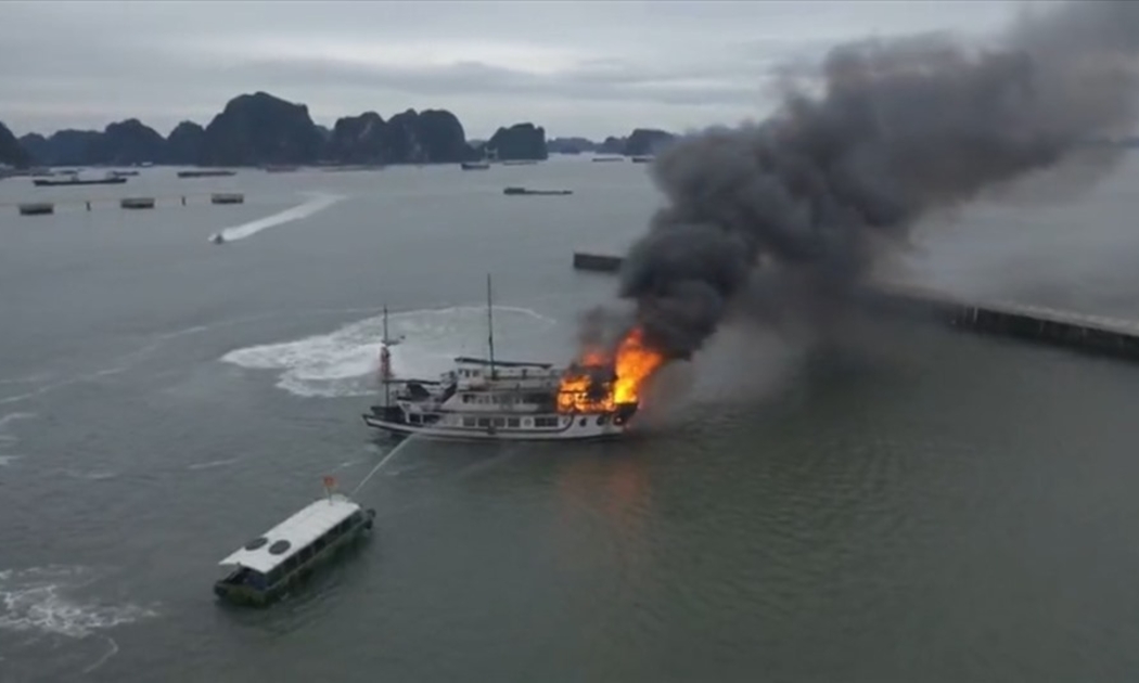 Vụ cháy tàu du lịch xảy ra vào tháng 11/2021 tại Hạ Long, Quảng NInh