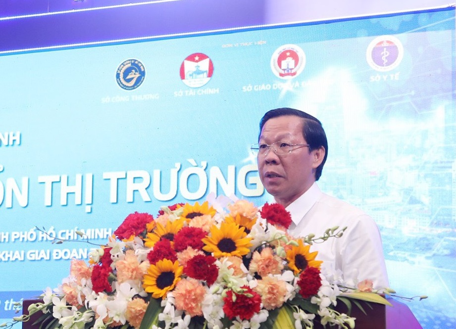 Ông Phan Văn Mãi, Chủ tịch UBND TP.HCM: 