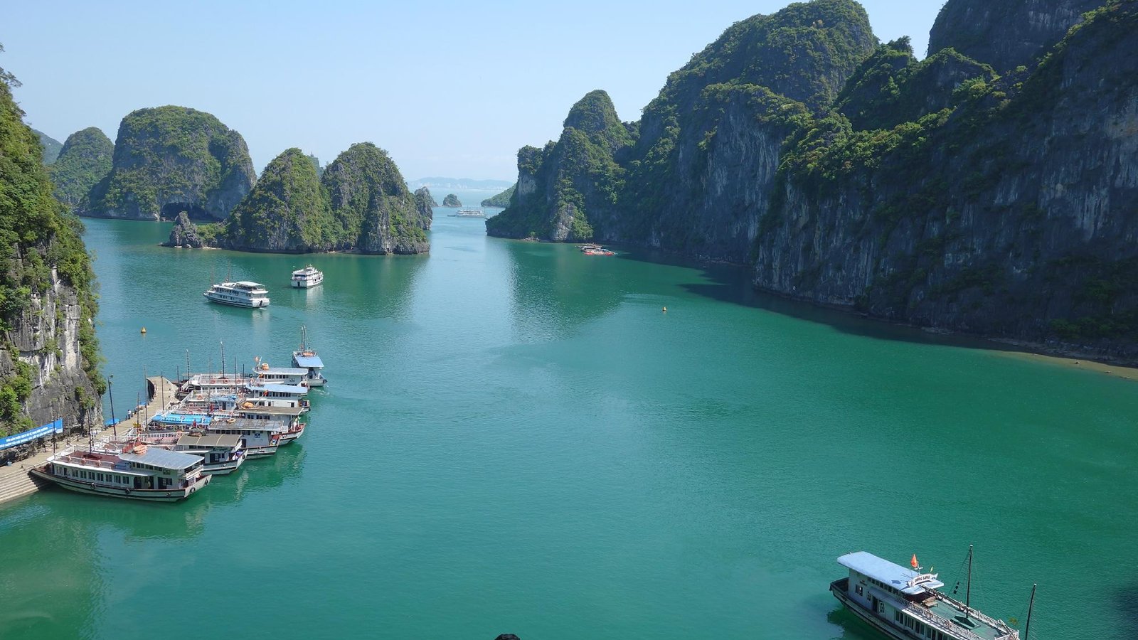 Quảng Ninh l&agrave; một trong những điểm đến ưa th&iacute;ch của du kh&aacute;ch Trung Quốc thời điểm trước đại dịch.