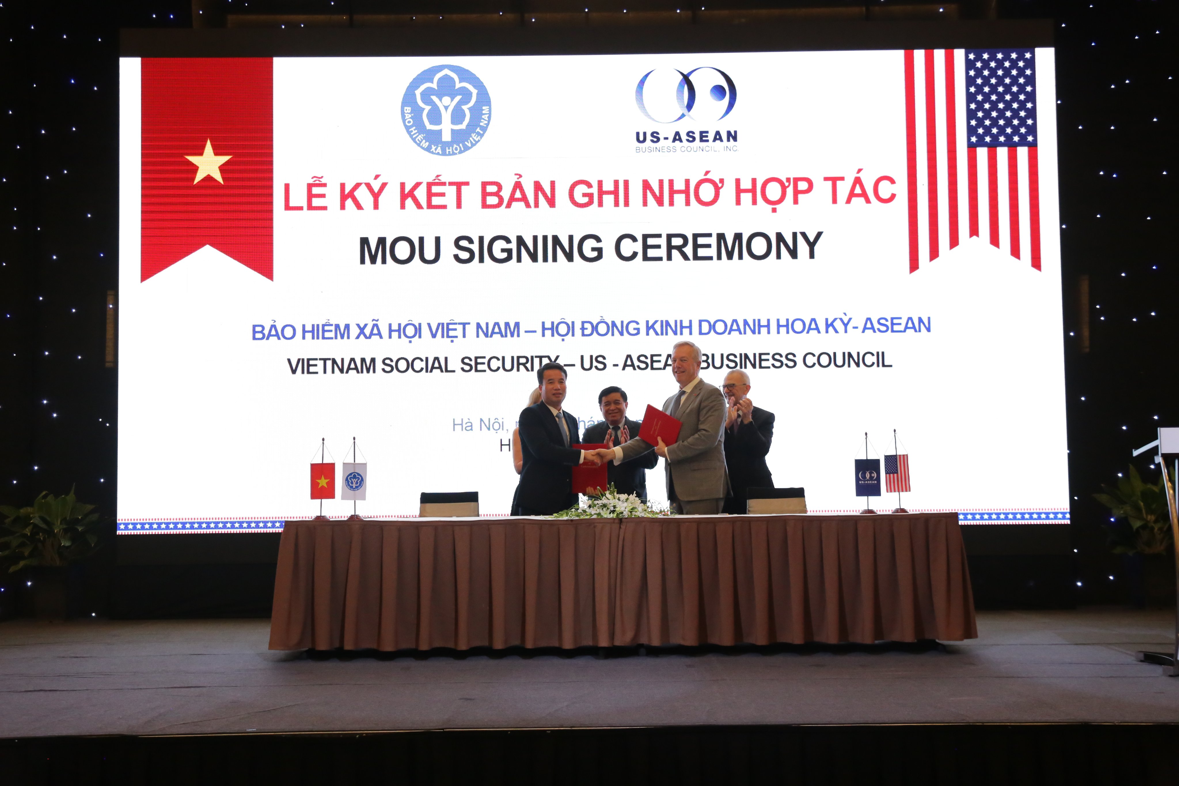 Bảo hiểm xã hội Việt Nam ký kết Bản ghi nhớ hợp tác với Hội đồng Kinh doanh Hoa Kỳ - ASEAN.