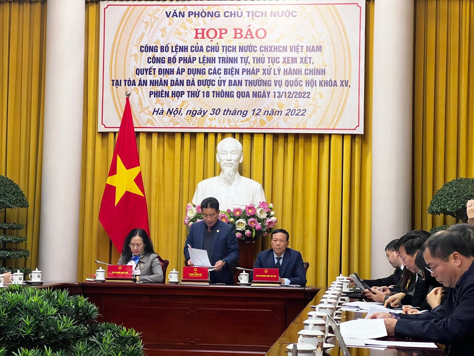 Quang cảnh buổi họp báo.