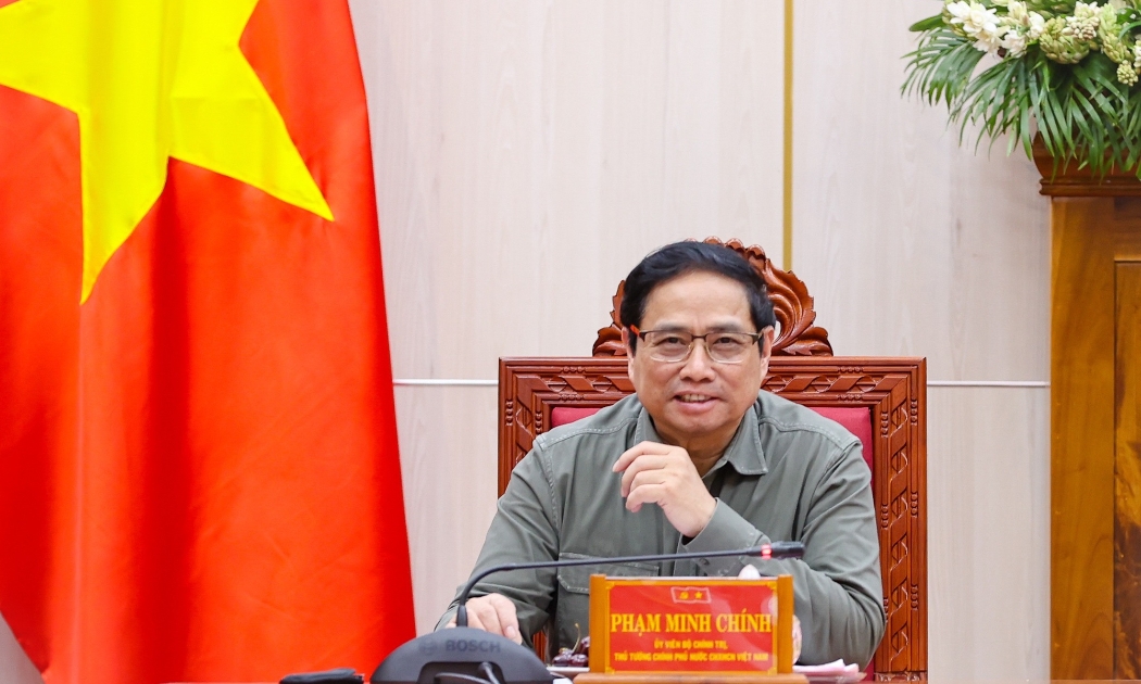 Thủ tướng Phạm Minh Chính đề nghị tỉnh Quảng Ngãi tập trung thúc đẩy hai động lực phát triển của tỉnh là Khu kinh tế Dung Quất và Khu công nghiệp VSIP Quảng Ngãi - Ảnh: VGP