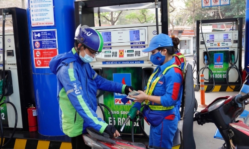 Xăng dầu đồng loạt tăng giá sau quyết định điều chỉnh thuế bảo vệ môi trường
