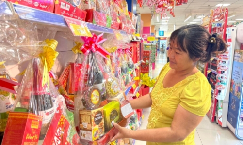 Qua thị trường quà Tết: “Bắt mạch” xu hướng tiêu dùng