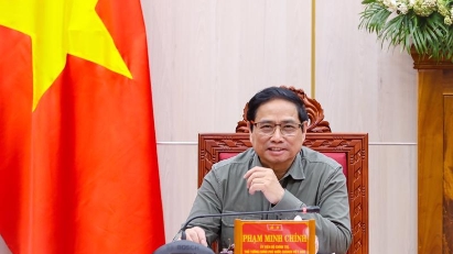 PM calls for Dung Quat EZ and Vietnam-Singapore IP in Quang Ngai to be developed further