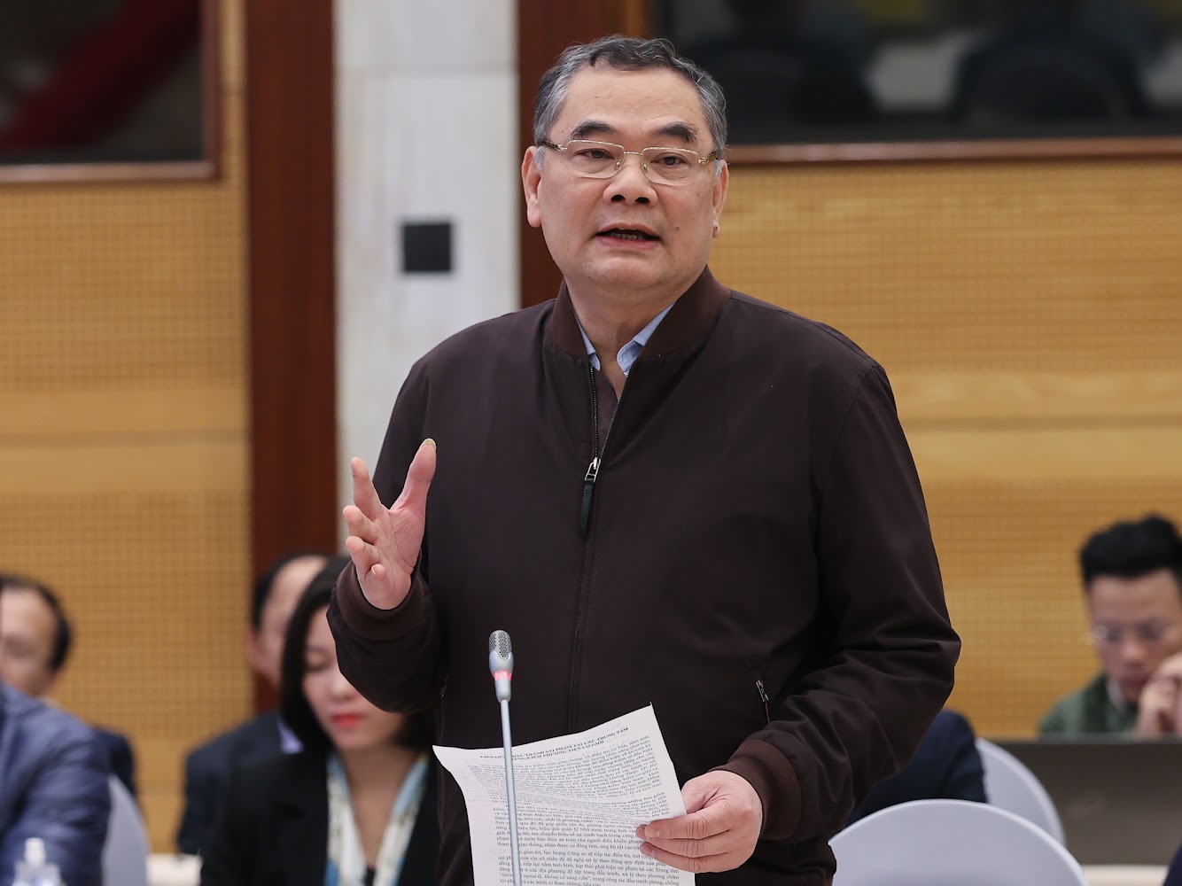 Trung tướng Tô Ân Xô, Chánh Văn phòng Bộ Công an trả lời báo chí tại họp báo - Ảnh: VGP