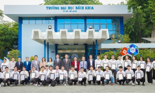 Quỹ tài trợ Khát vọng tương lai trao tặng gần 3 tỷ đồng học bổng cho sinh viên Việt Nam