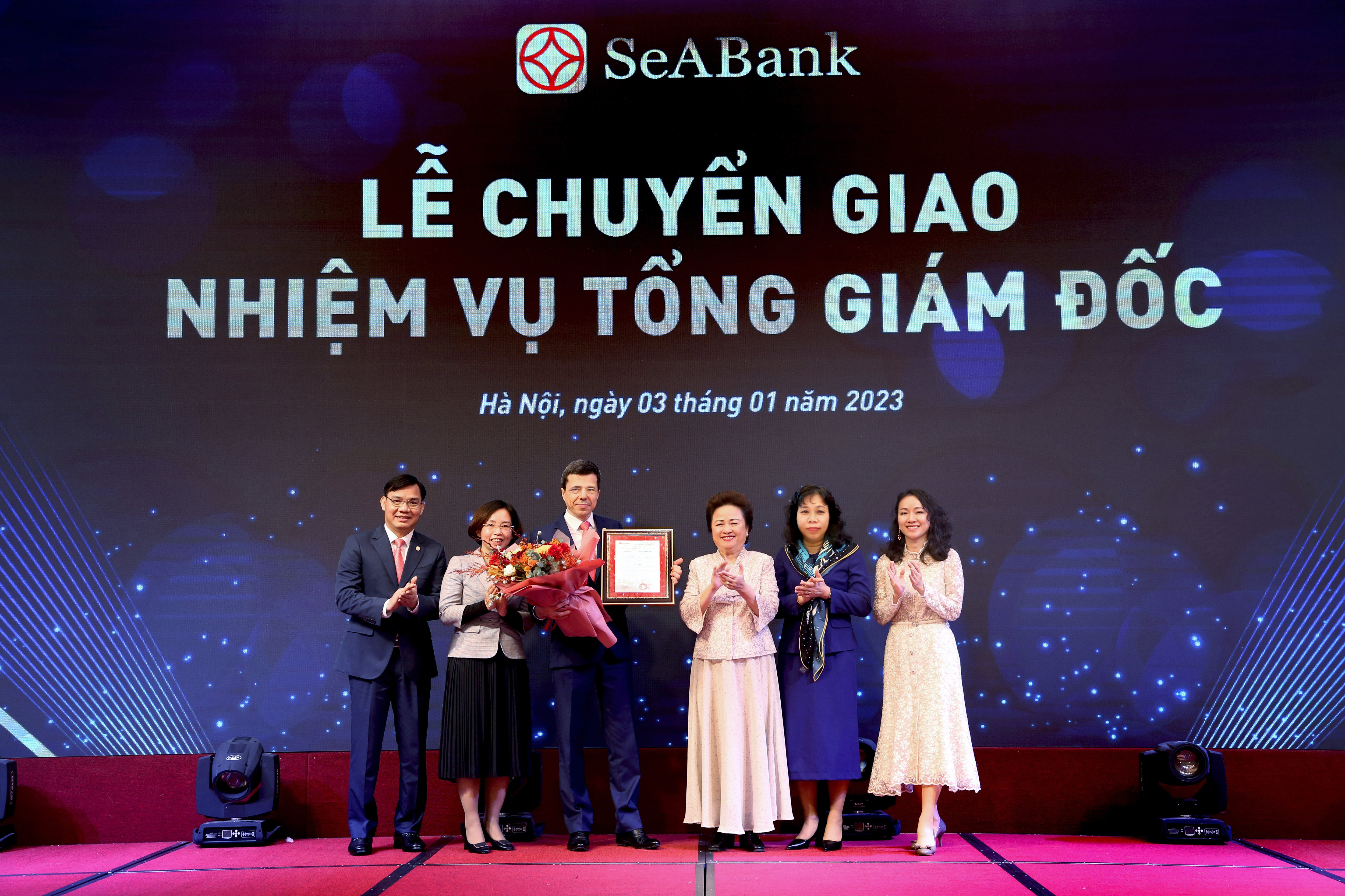 Trước khi được bổ nhiệm chính thức chức vụ Tổng Giám đốc SeABank, ông Loic Faussier là Phó Tổng giám đốc cao cấp phụ trách điều hành hoạt động Ngân hàng từ tháng 7/2022.