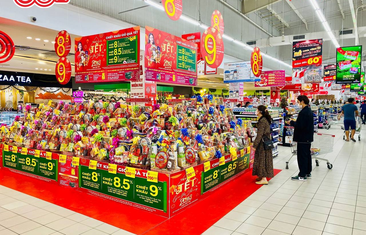 Năm nay Tết đến sớm n&ecirc;n người d&acirc;n c&oacute; t&acirc;m l&yacute; mua sẵn một số h&agrave;ng h&oacute;a c&oacute; gi&aacute; tốt để t&iacute;ch trữ cho Tết Nguy&ecirc;n đ&aacute;n.